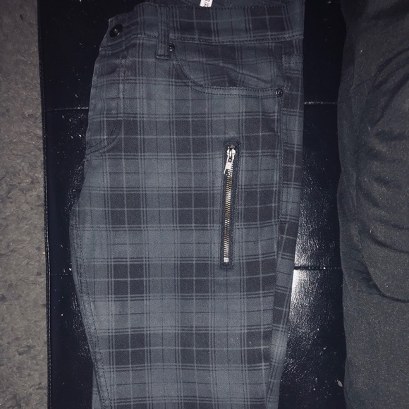 XXX Rude/Royal Bones Hot Topic Skinny Jeans 32X32 - Picture 2 of 3